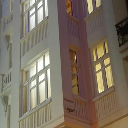 Ataker Hotel 3*