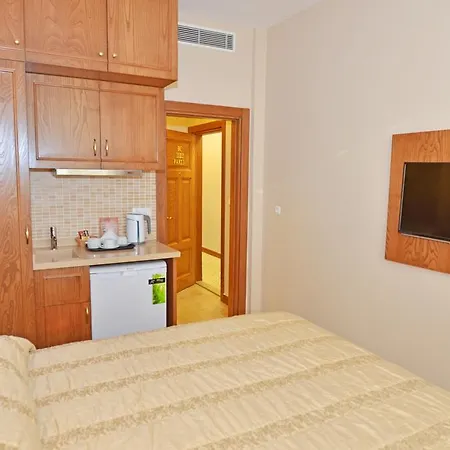 מלון דירות Ataker Hotel 3*