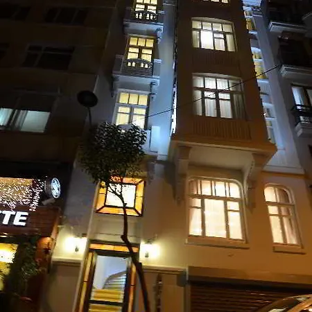 Ataker Hotel 3*