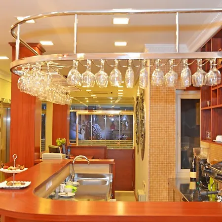 Ataker Hotel 3*